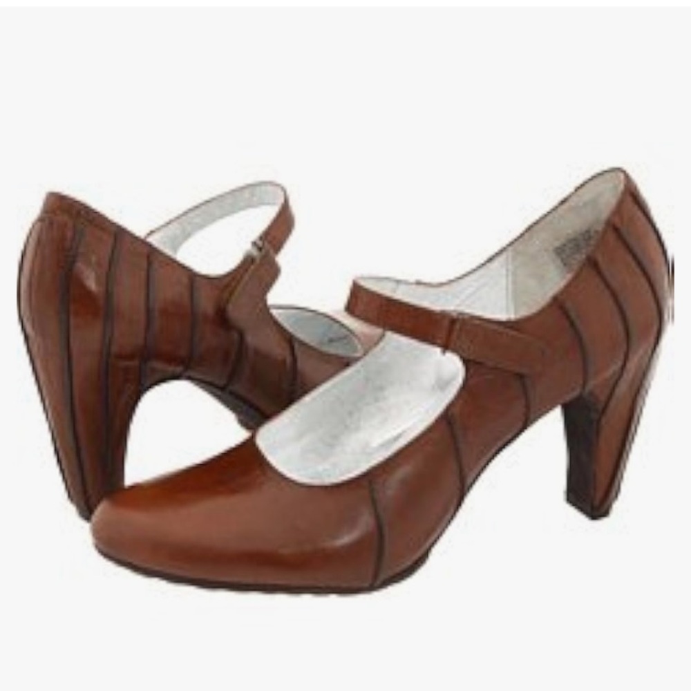 Tsubo Women's Tan Anush Heels